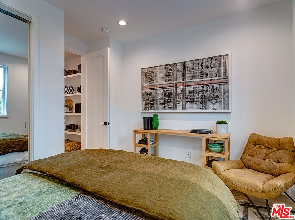 10560 Ayres Ave, Los Angeles CA  90064-3343 exterior