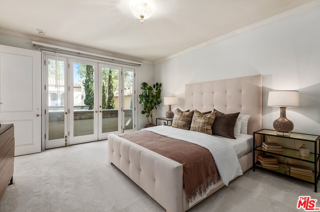 10248 Century Woods Dr, Los Angeles CA  90067-6304 exterior