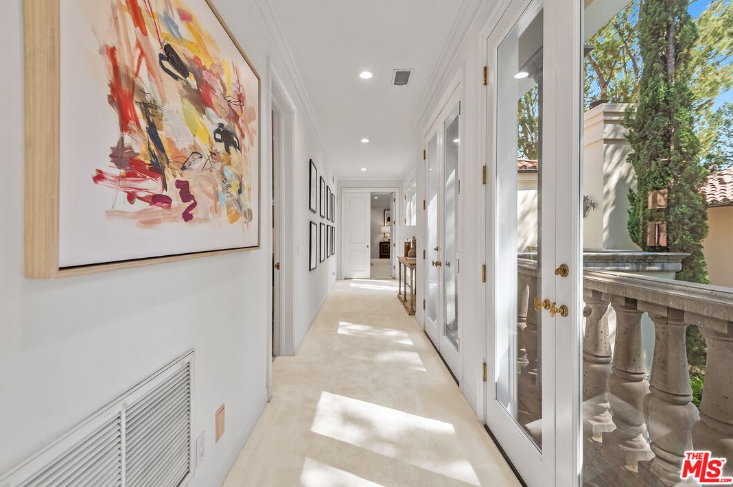 10248 Century Woods Dr, Los Angeles CA  90067-6304 exterior