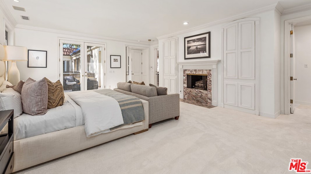 10248 Century Woods Dr, Los Angeles CA  90067-6304 exterior