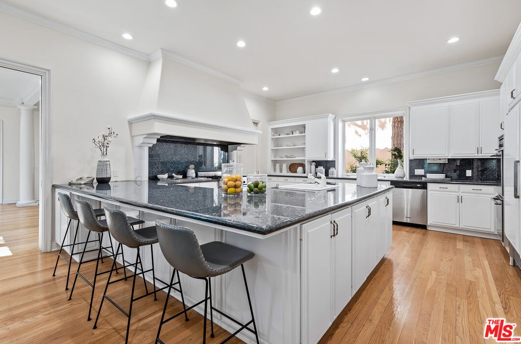 10248 Century Woods Dr, Los Angeles CA  90067-6304 exterior