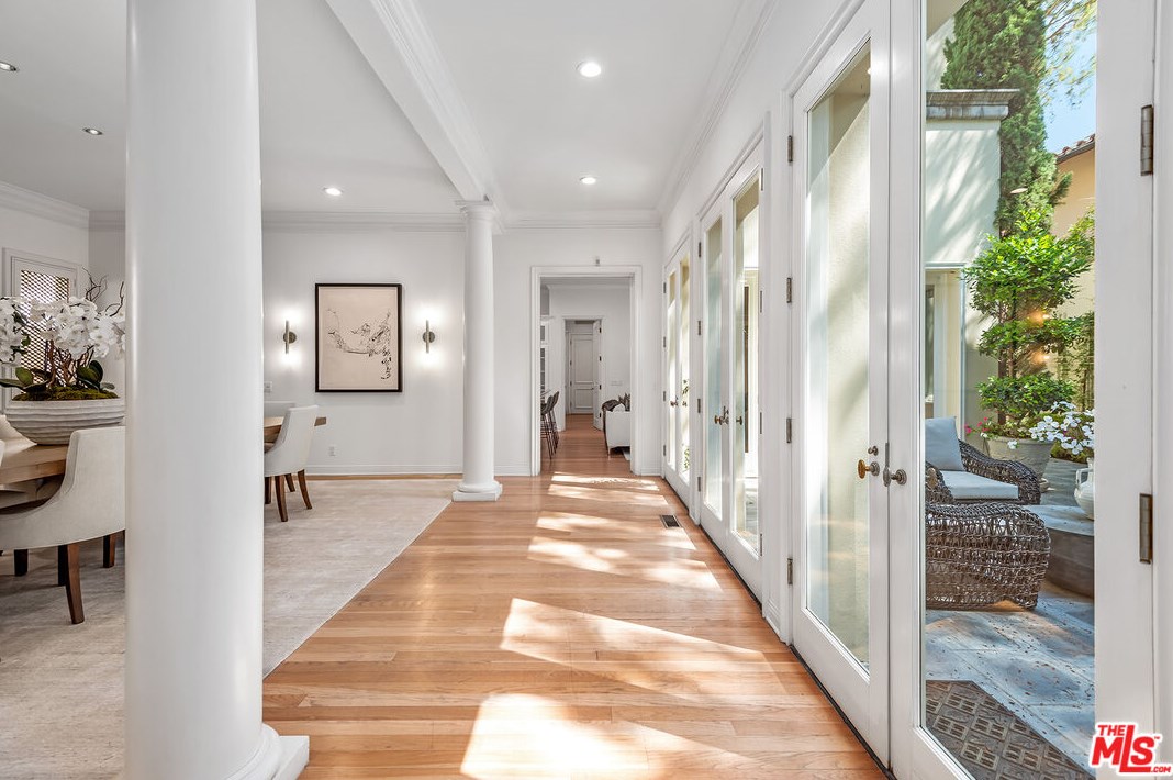 10248 Century Woods Dr, Los Angeles CA  90067-6304 exterior