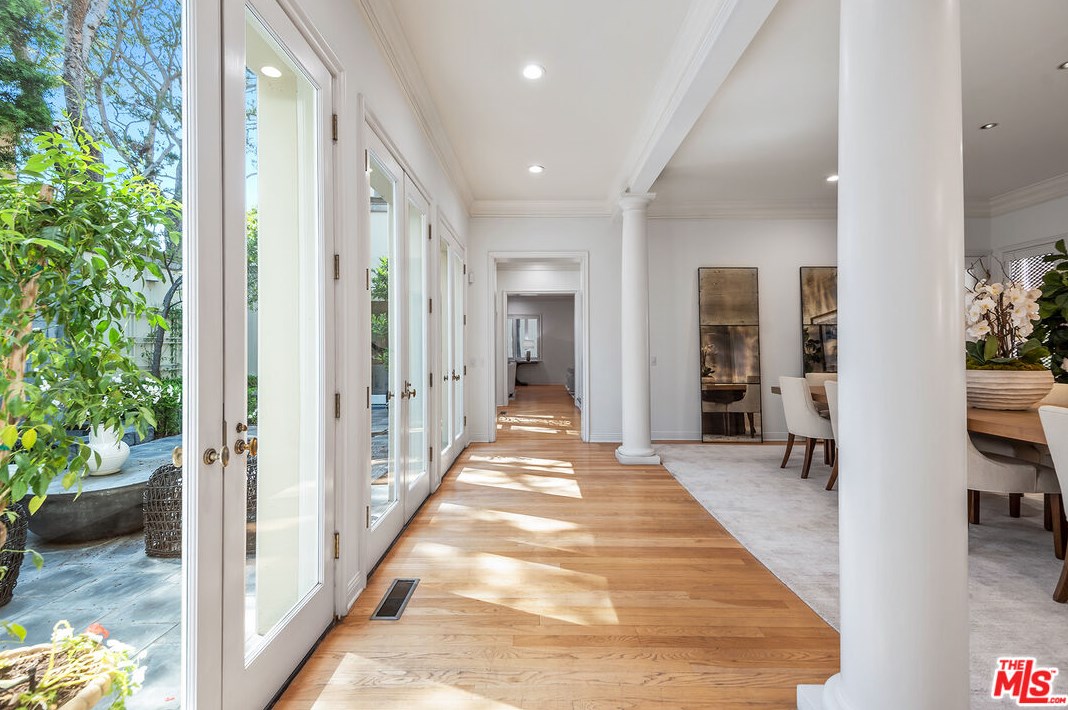 10248 Century Woods Dr, Los Angeles CA  90067-6304 exterior