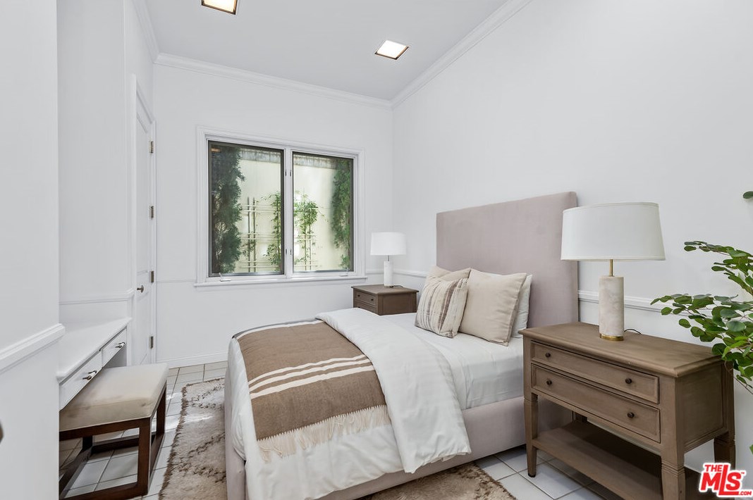 10248 Century Woods Dr, Los Angeles CA  90067-6304 exterior