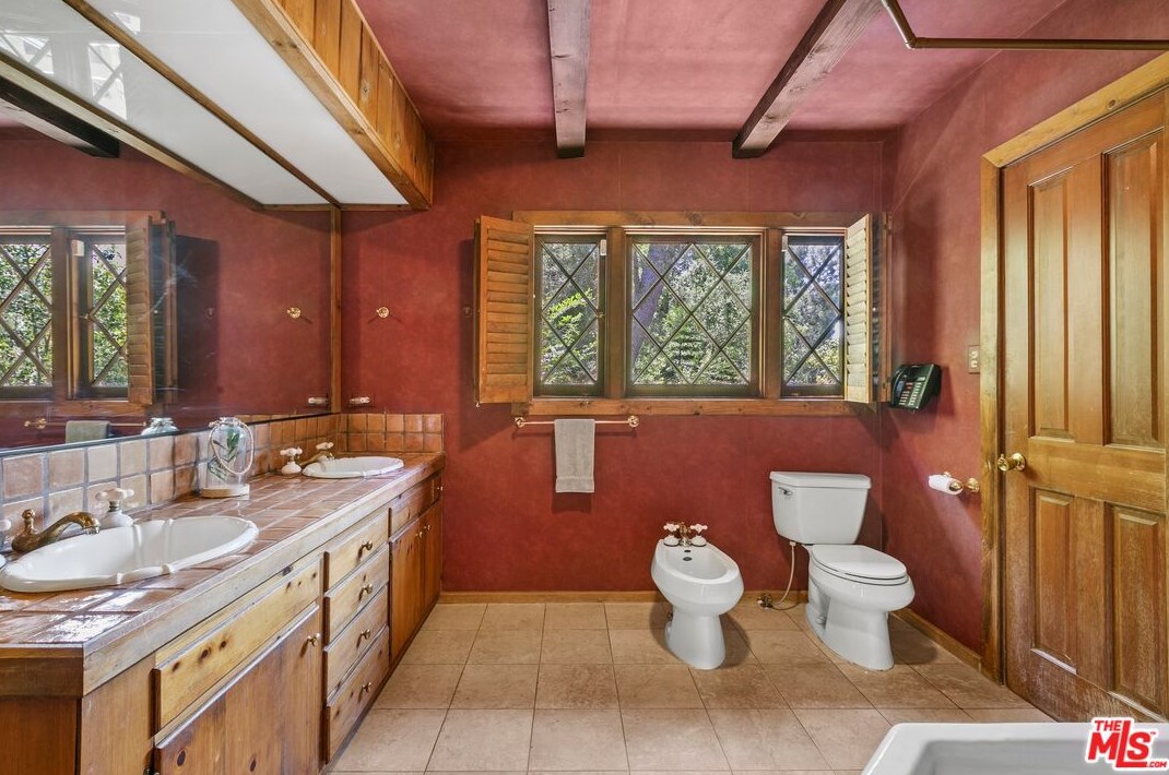 3030 Antelo View Dr, Los Angeles CA  90077-1608 exterior