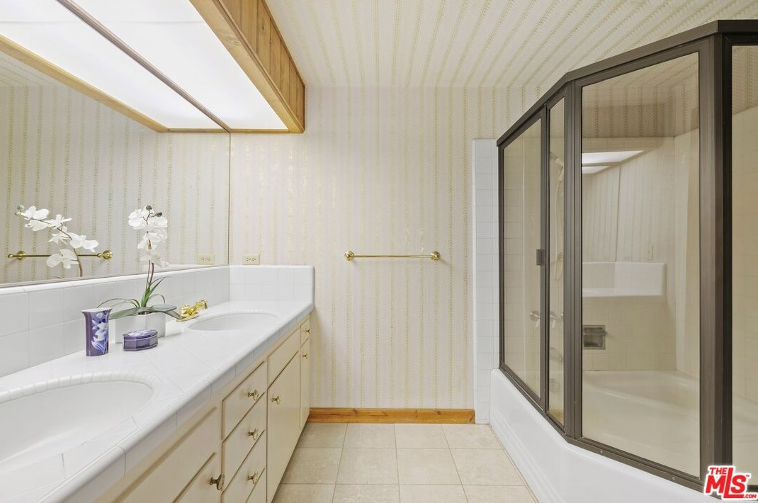 3030 Antelo View Dr, Los Angeles CA  90077-1608 exterior