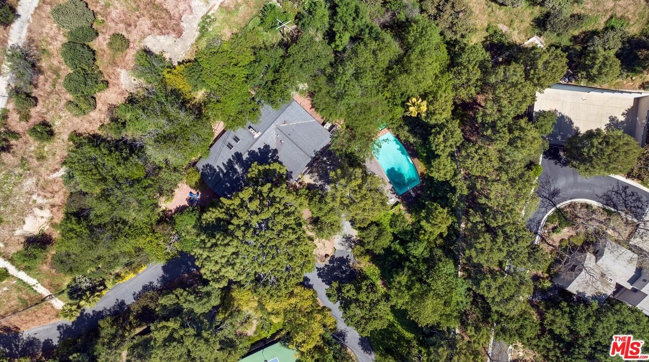 3030 Antelo View Dr, Los Angeles CA  90077-1608 exterior