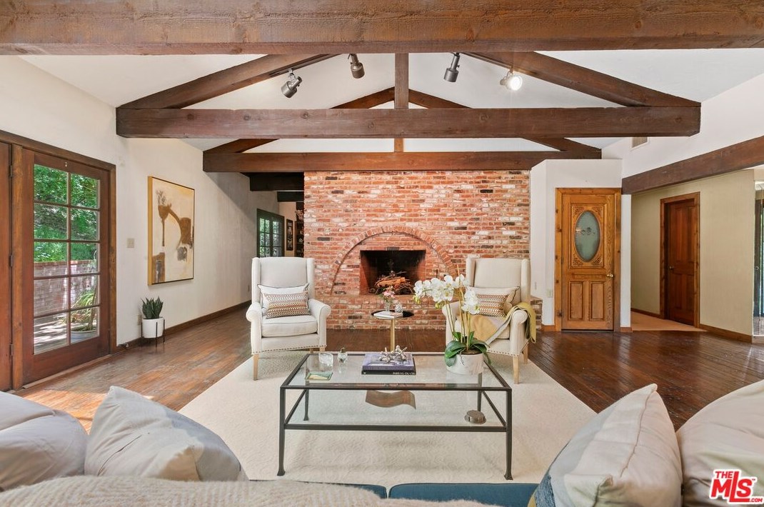 3030 Antelo View Dr, Los Angeles CA  90077-1608 exterior