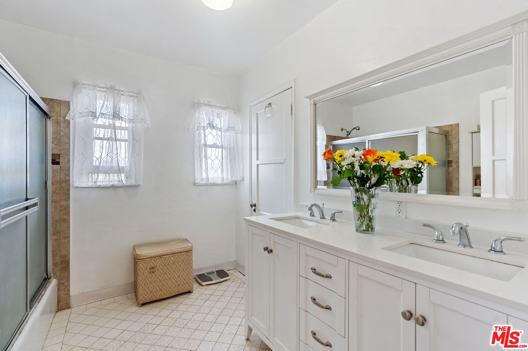 3639 Northland Dr, Los Angeles CA  90008-4419 exterior