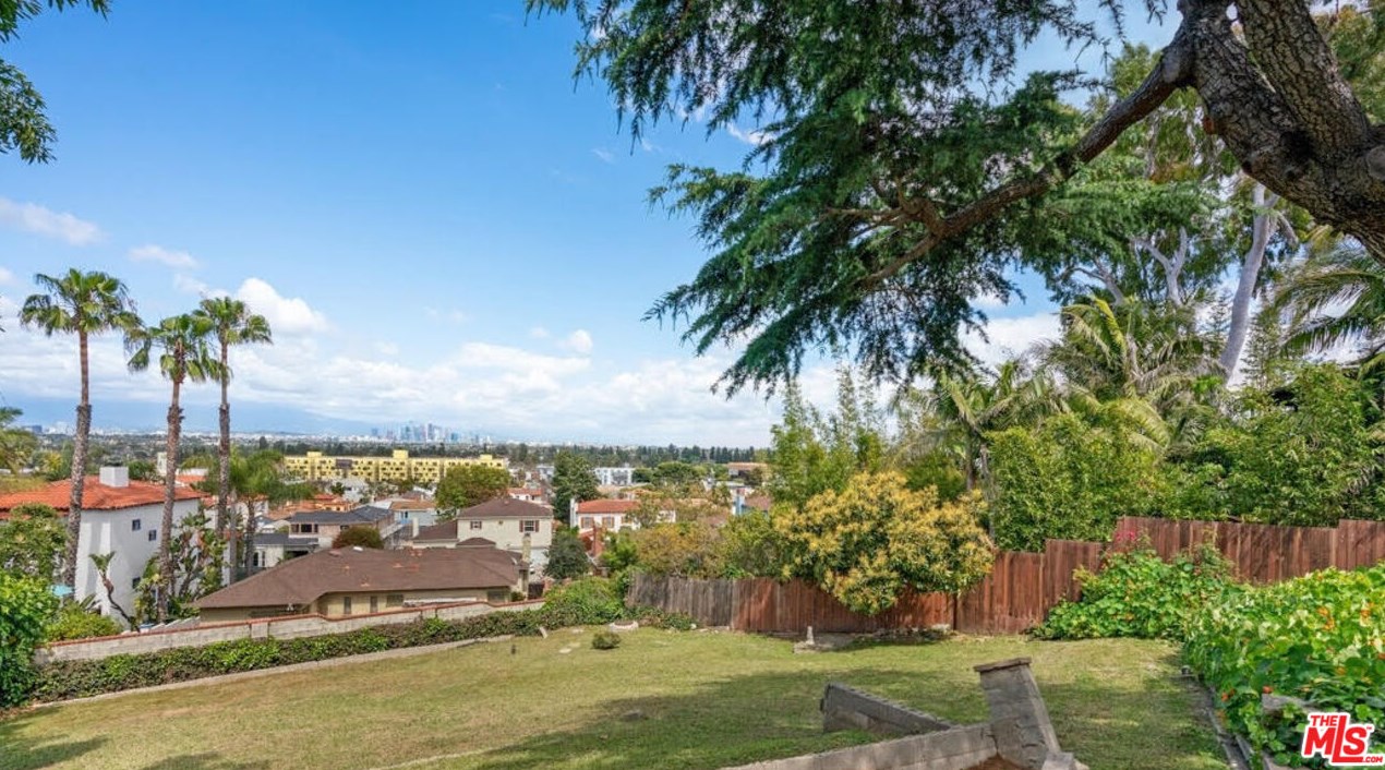 3639 Northland Dr, Los Angeles CA  90008-4419 exterior