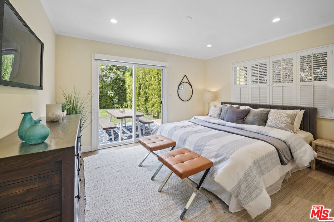 10763 Charnock Rd, Los Angeles CA  90034-6201 exterior