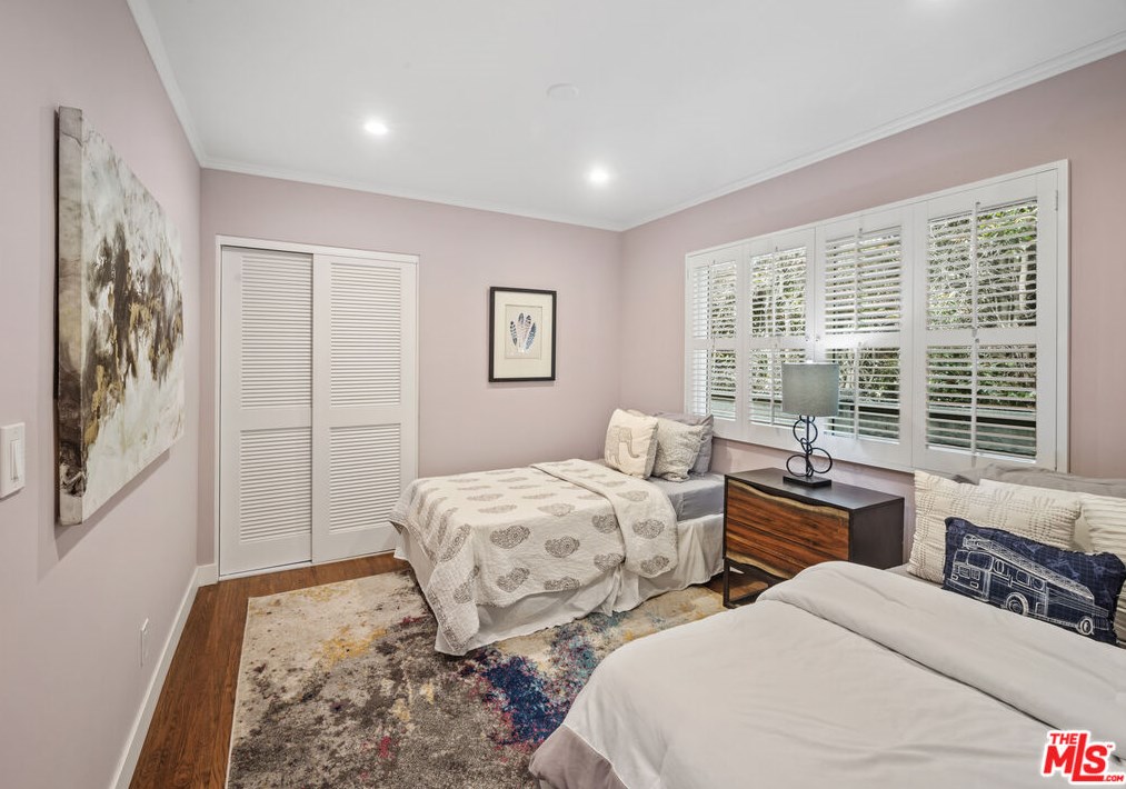 10763 Charnock Rd, Los Angeles CA  90034-6201 exterior