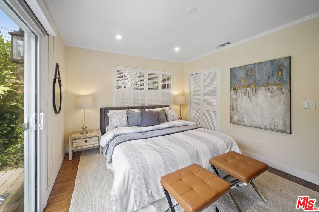 10763 Charnock Rd, Los Angeles CA  90034-6201 exterior