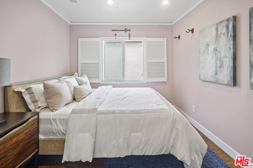 10763 Charnock Rd, Los Angeles CA  90034-6201 exterior