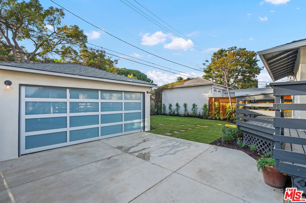 3951 Coolidge Ave, Los Angeles CA  90066-5007 exterior