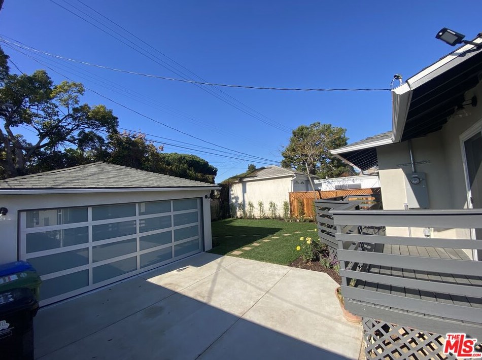 3951 Coolidge Ave, Los Angeles CA  90066-5007 exterior