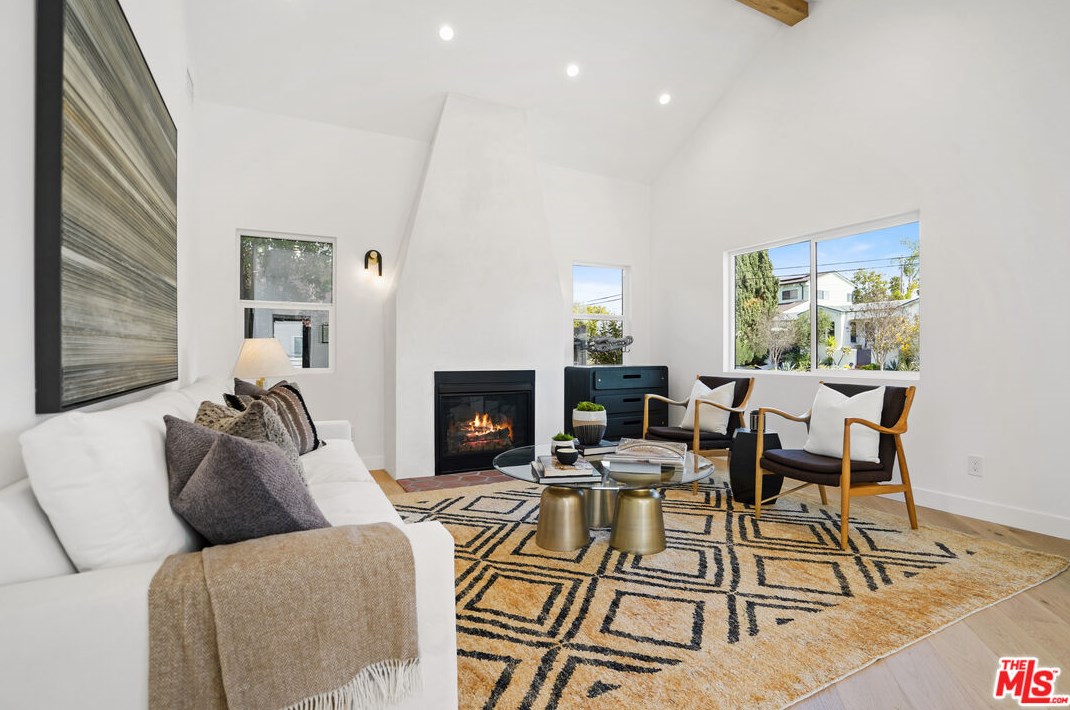 1535 Ellsmere Ave, Los Angeles CA  90019-3825 exterior