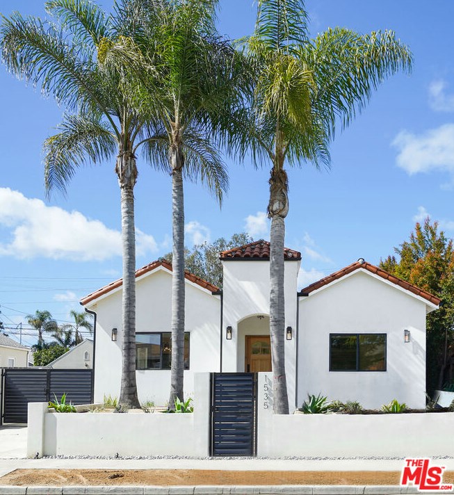 1535 Ellsmere Ave, Los Angeles CA  90019-3825 exterior