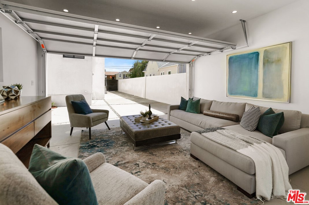 1535 Ellsmere Ave, Los Angeles CA  90019-3825 exterior