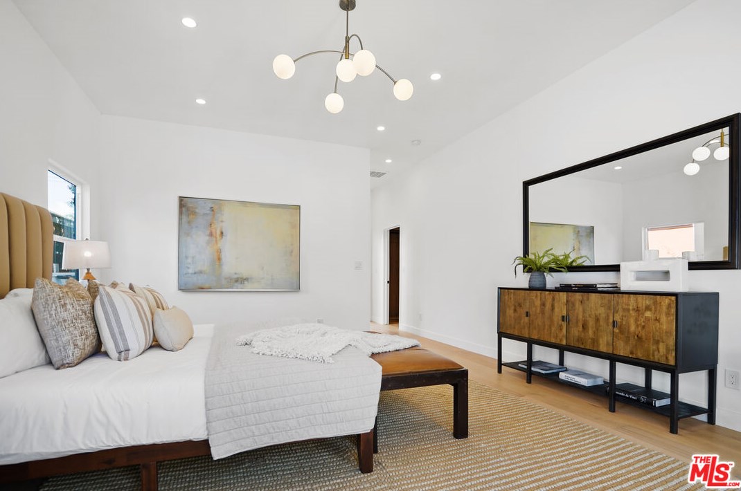 1535 Ellsmere Ave, Los Angeles CA  90019-3825 exterior