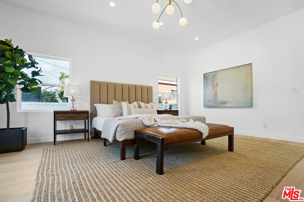 1535 Ellsmere Ave, Los Angeles CA  90019-3825 exterior