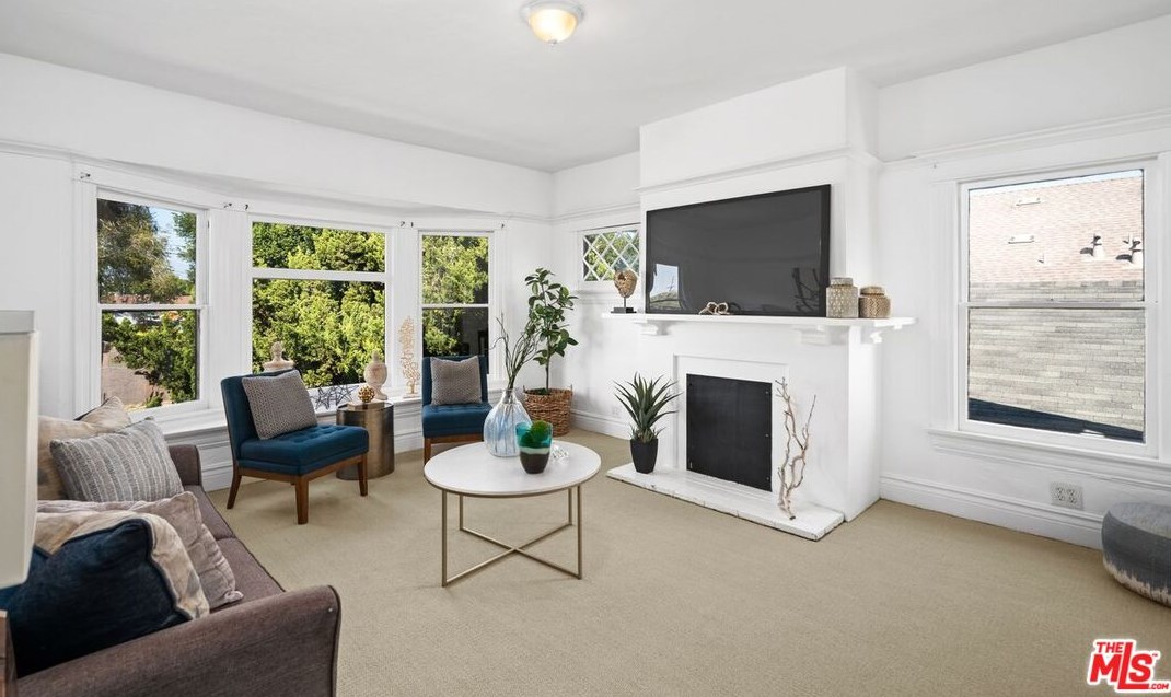 916 20th St, Los Angeles CA  90011-1106 exterior