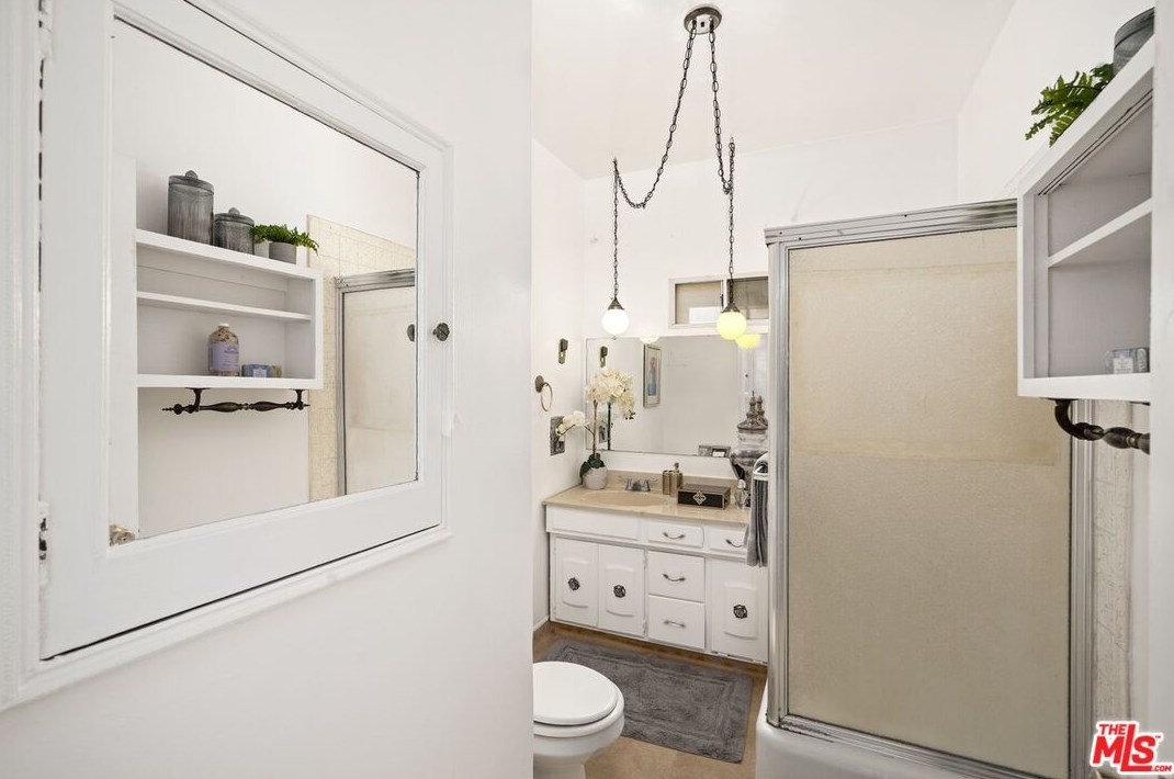 916 20th St, Los Angeles CA  90011-1106 exterior