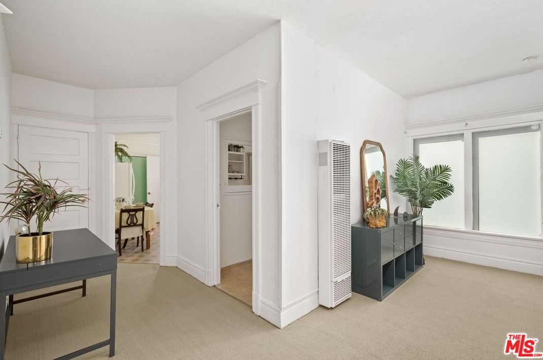 916 20th St, Los Angeles CA  90011-1106 exterior