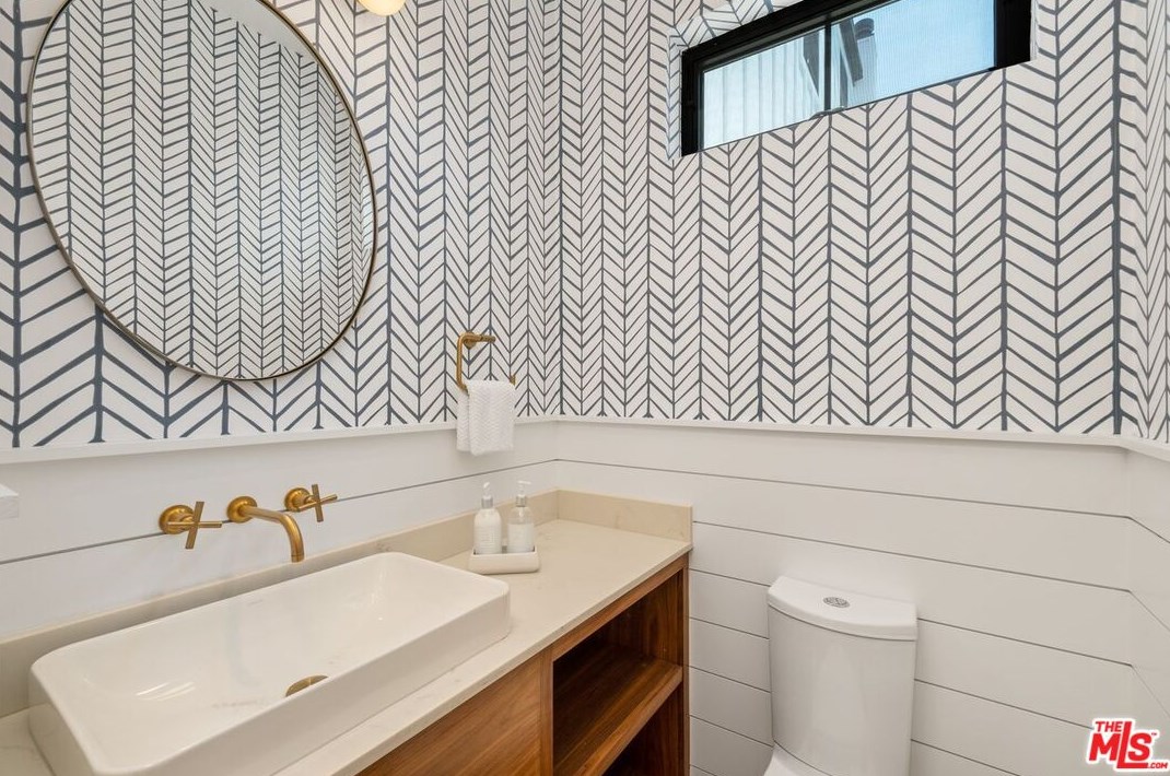 8898 Hubbard St, Los Angeles CA  90232-2402 exterior