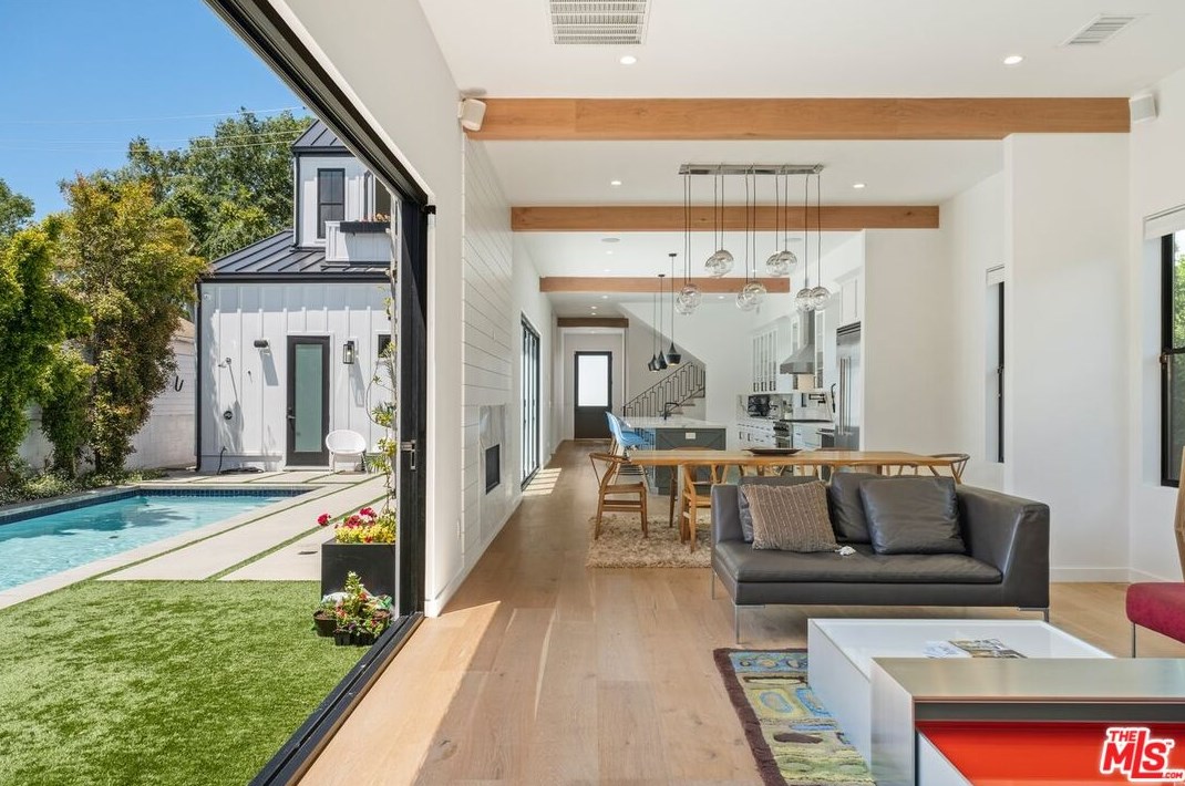 8898 Hubbard St, Los Angeles CA  90232-2402 exterior