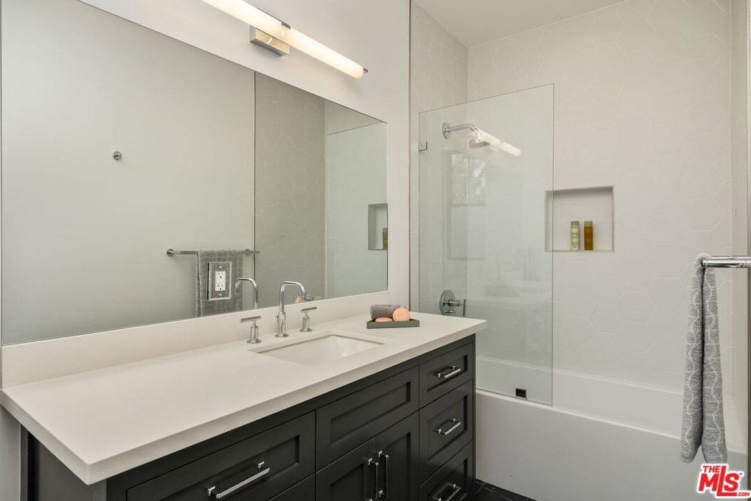 8898 Hubbard St, Los Angeles CA  90232-2402 exterior