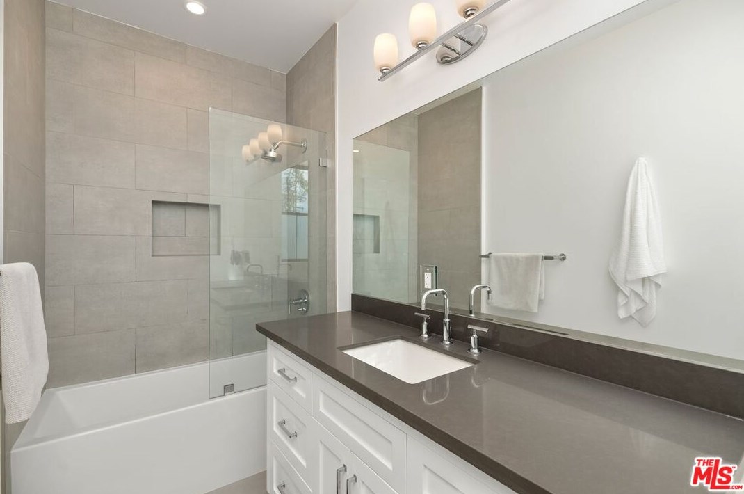 8898 Hubbard St, Los Angeles CA  90232-2402 exterior