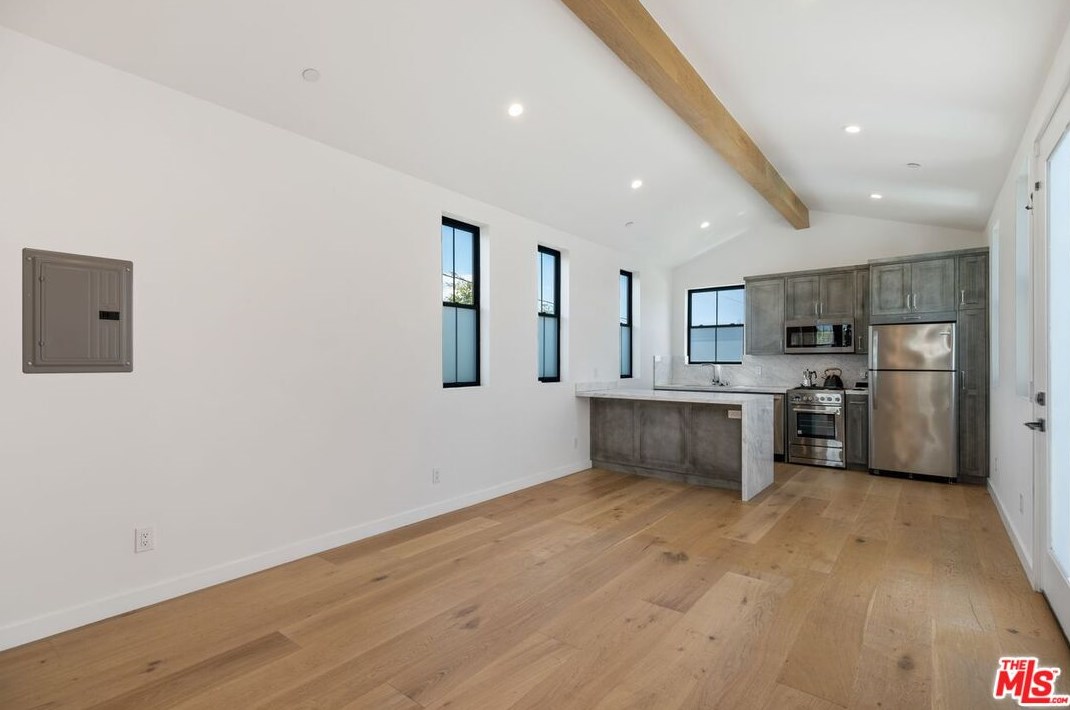 8898 Hubbard St, Los Angeles CA  90232-2402 exterior