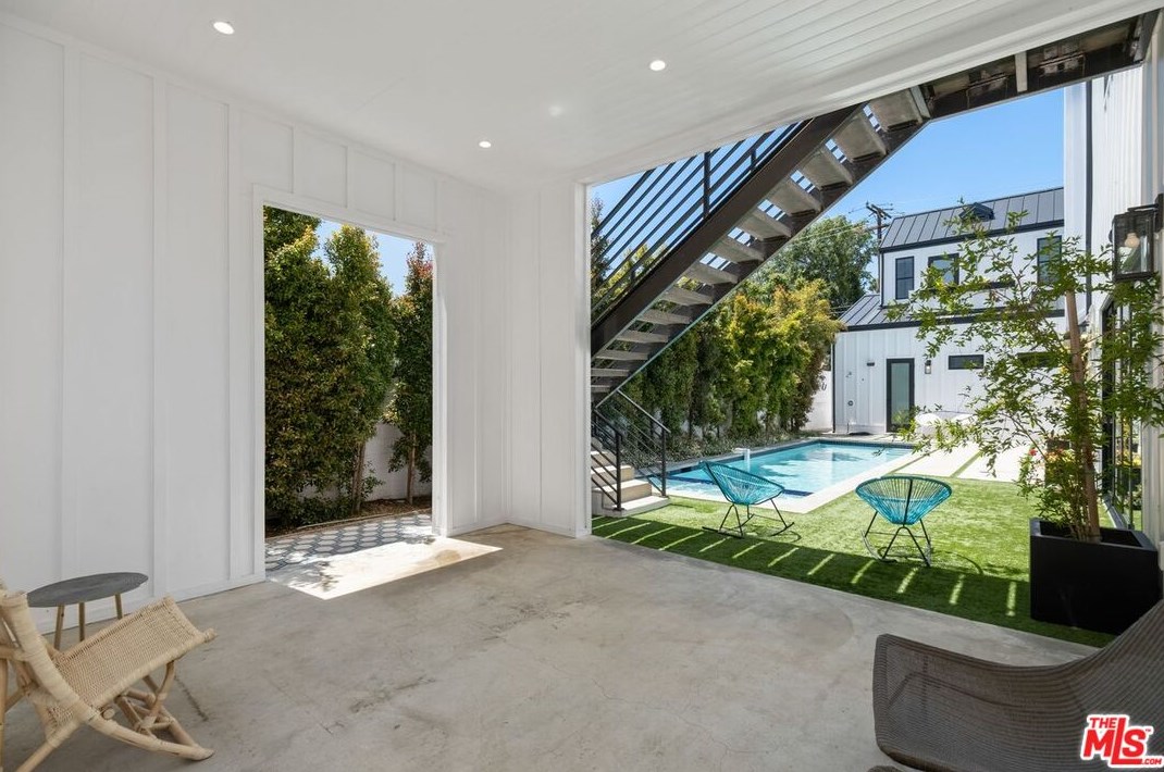 8898 Hubbard St, Los Angeles CA  90232-2402 exterior