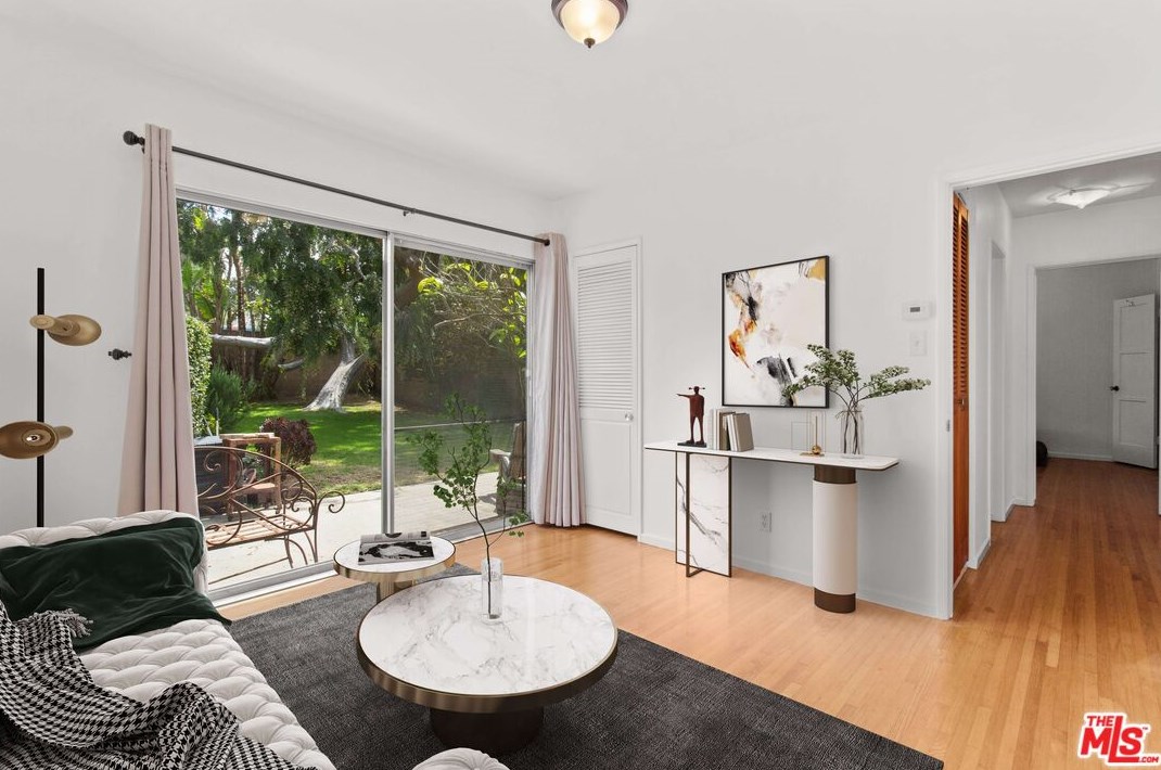 3472 Colonial Ave, Los Angeles CA  90066-1814 exterior