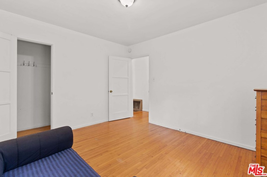 3472 Colonial Ave, Los Angeles CA  90066-1814 exterior