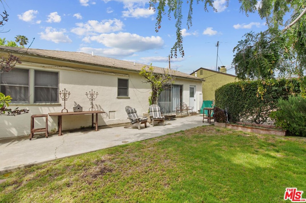 3472 Colonial Ave, Los Angeles CA  90066-1814 exterior