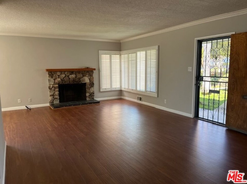 5410 57th St, Los Angeles CA  90056-1033 exterior