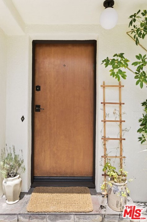 2133 Mayview Dr, Los Angeles CA  90027-4635 exterior