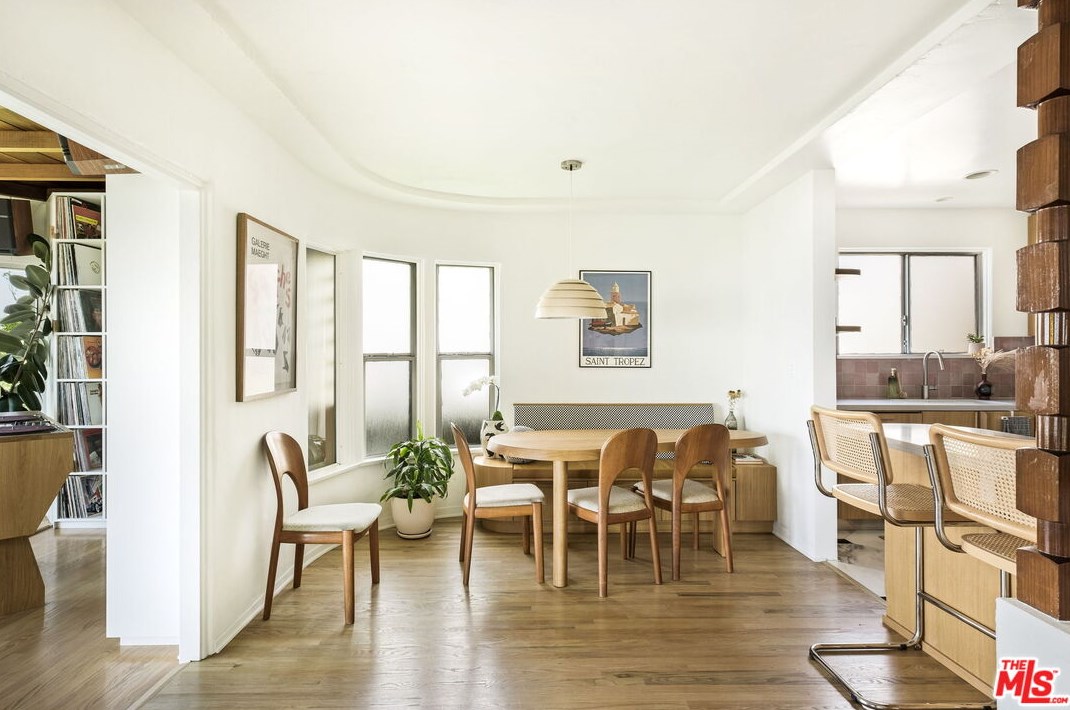 2133 Mayview Dr, Los Angeles CA  90027-4635 exterior