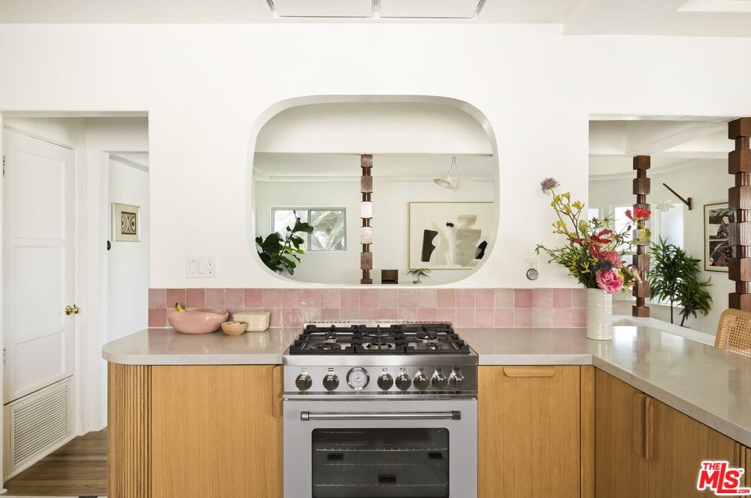 2133 Mayview Dr, Los Angeles CA  90027-4635 exterior