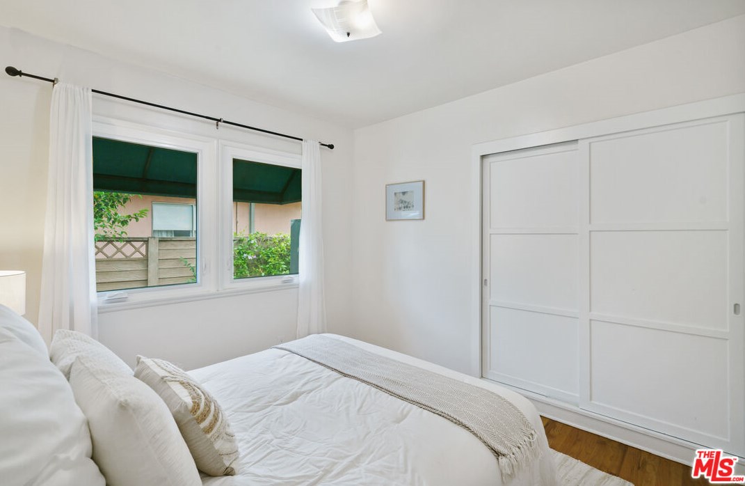 19606 Enadia Way, Los Angeles CA  91335-3621 exterior