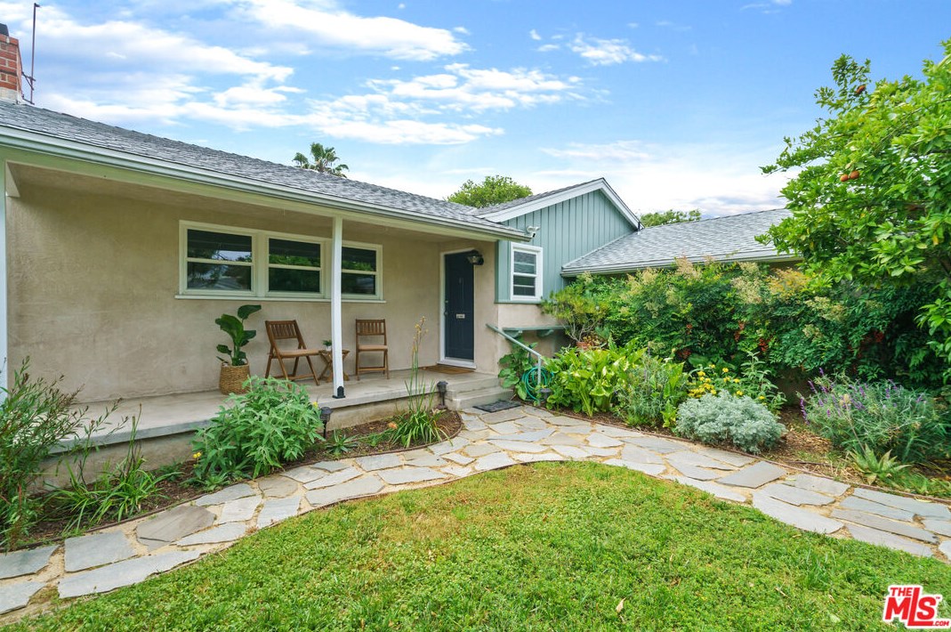 19606 Enadia Way, Los Angeles CA  91335-3621 exterior