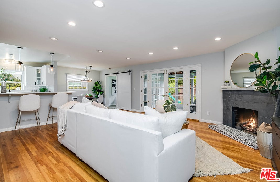 4400 Beeman Ave, North Hollywood CA  91604-1304 exterior