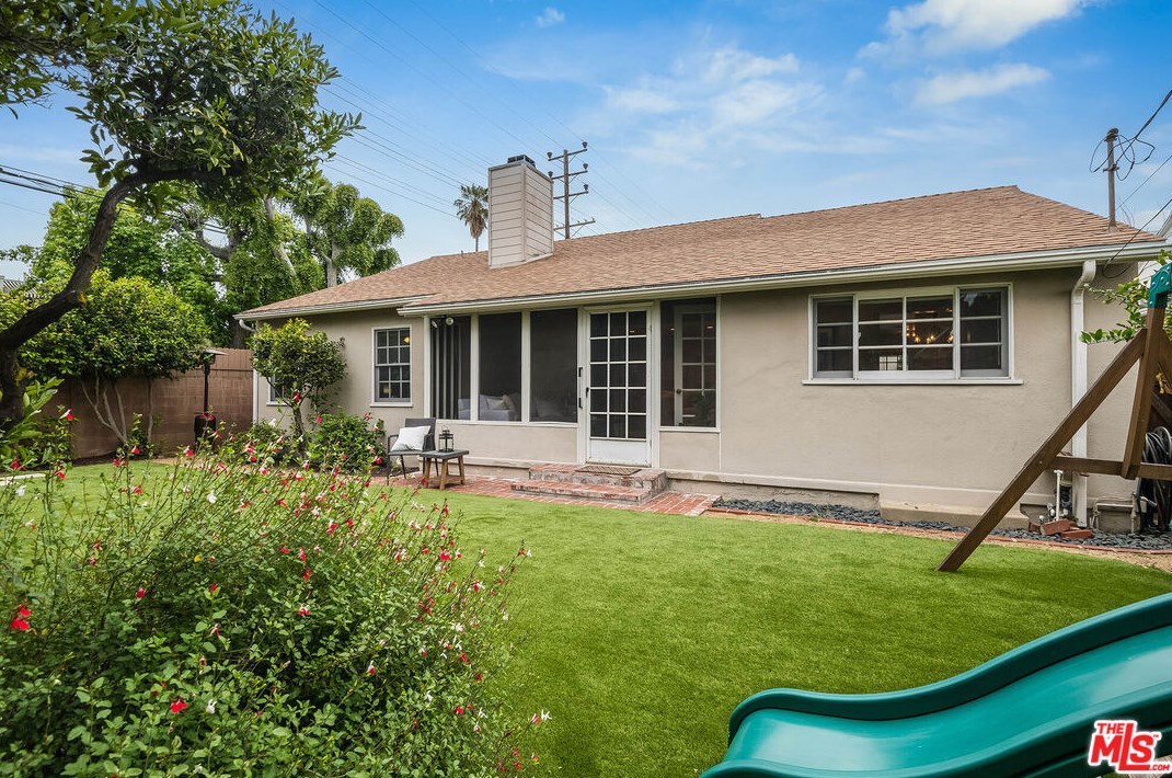 4400 Beeman Ave, North Hollywood CA  91604-1304 exterior