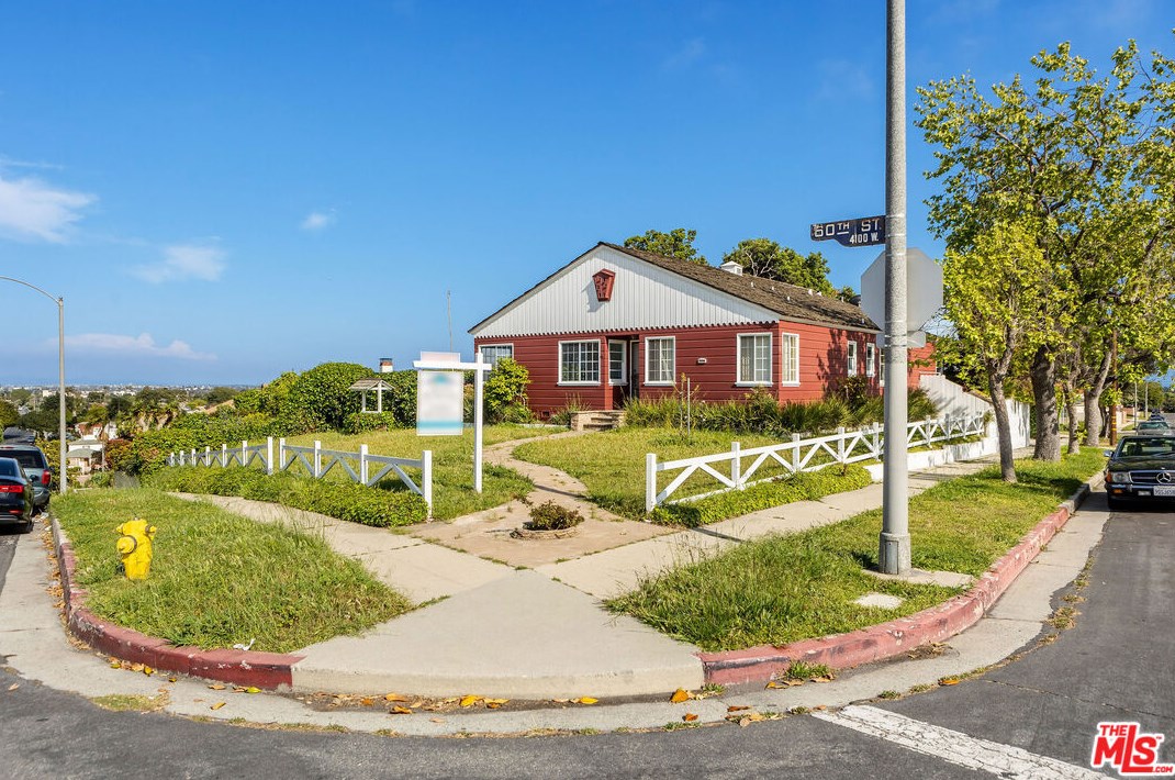 4166 60th St, Los Angeles CA  90043-3602 exterior