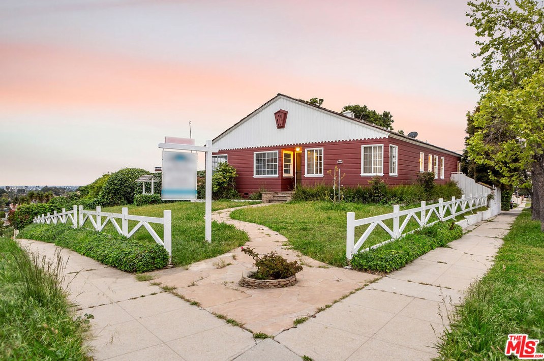 4166 60th St, Los Angeles CA  90043-3602 exterior