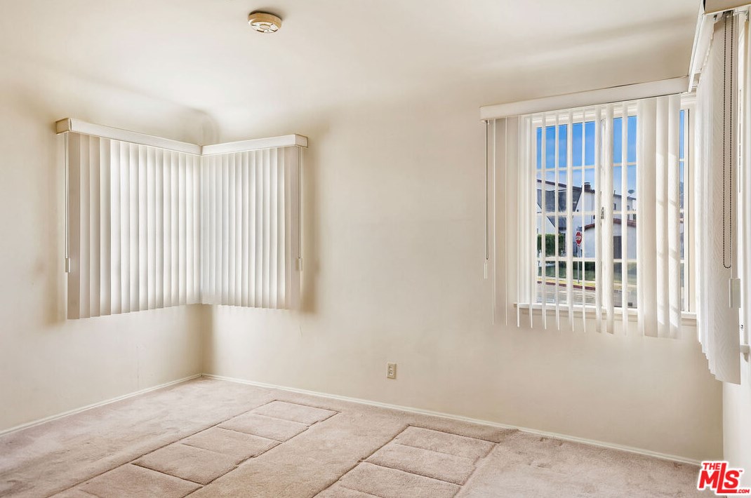 4166 60th St, Los Angeles CA  90043-3602 exterior