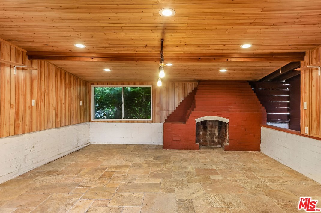 4166 60th St, Los Angeles CA  90043-3602 exterior