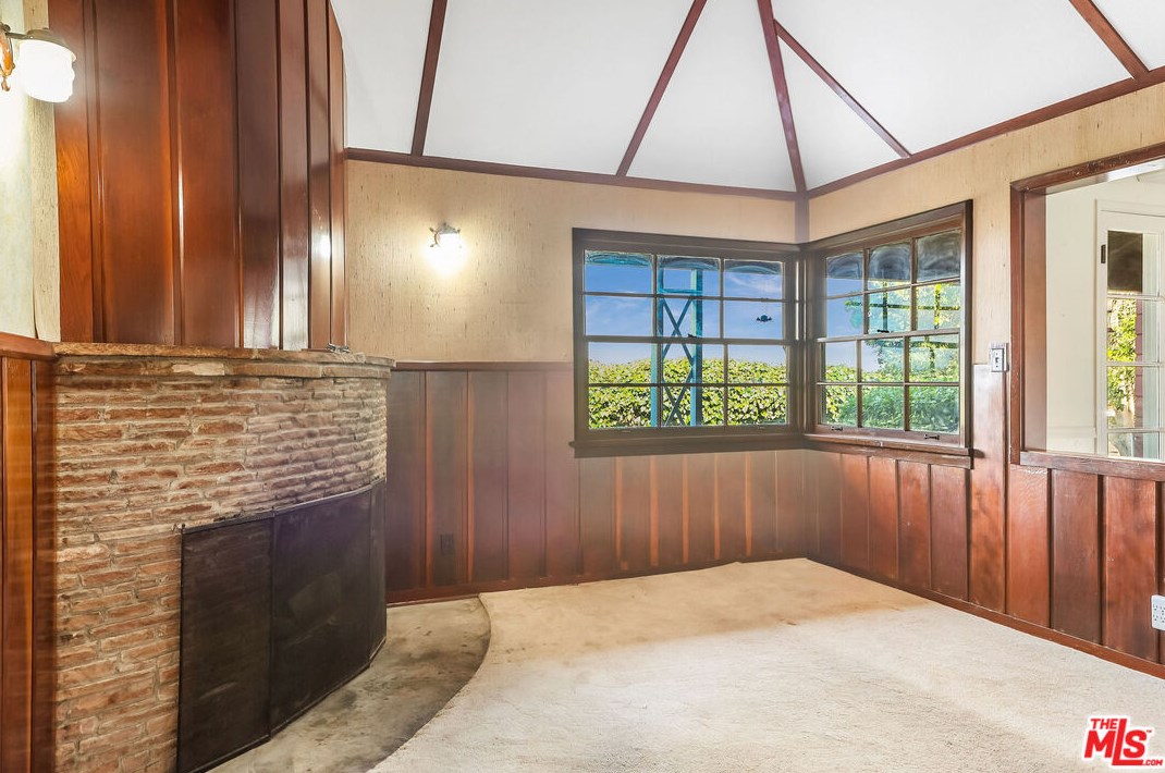 4166 60th St, Los Angeles CA  90043-3602 exterior